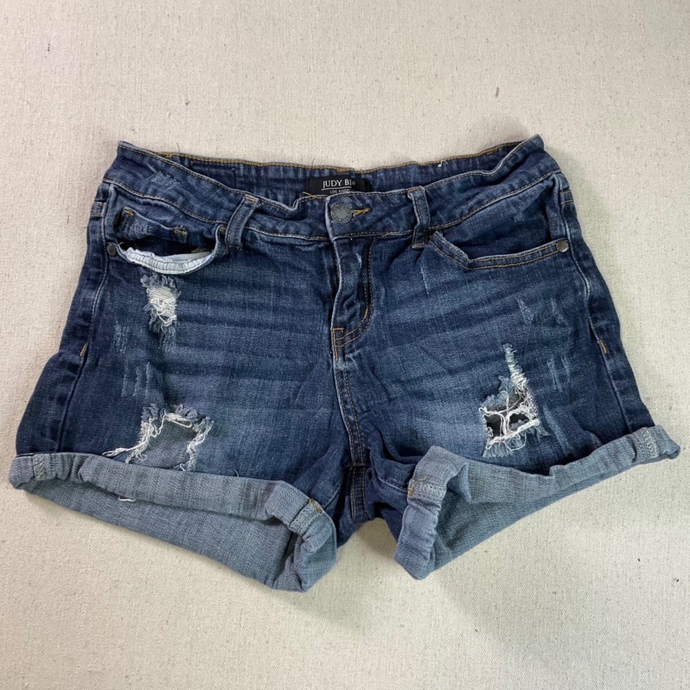 Judy Blue Dark Wash Distressed Jean Shorts Size Medium